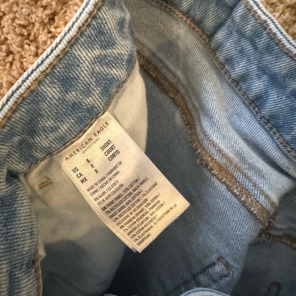 Woman’s American Eagle Mom Stretch Jean Sz 8S, 27” inseam - Picture 3 of 6